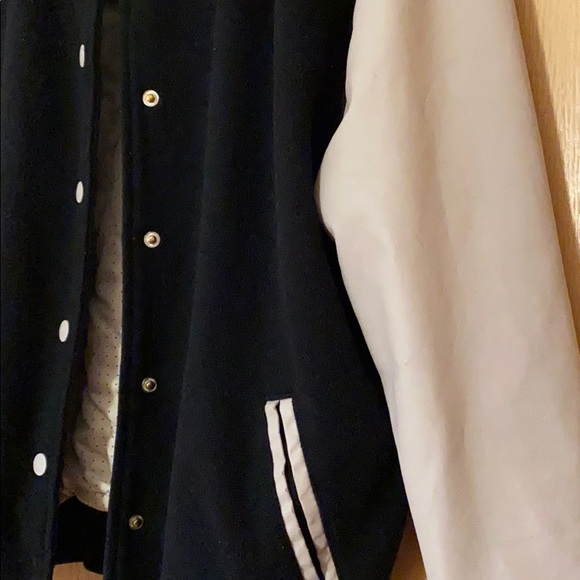 Woman’s Boomer Jacket - Picture 6 of 12